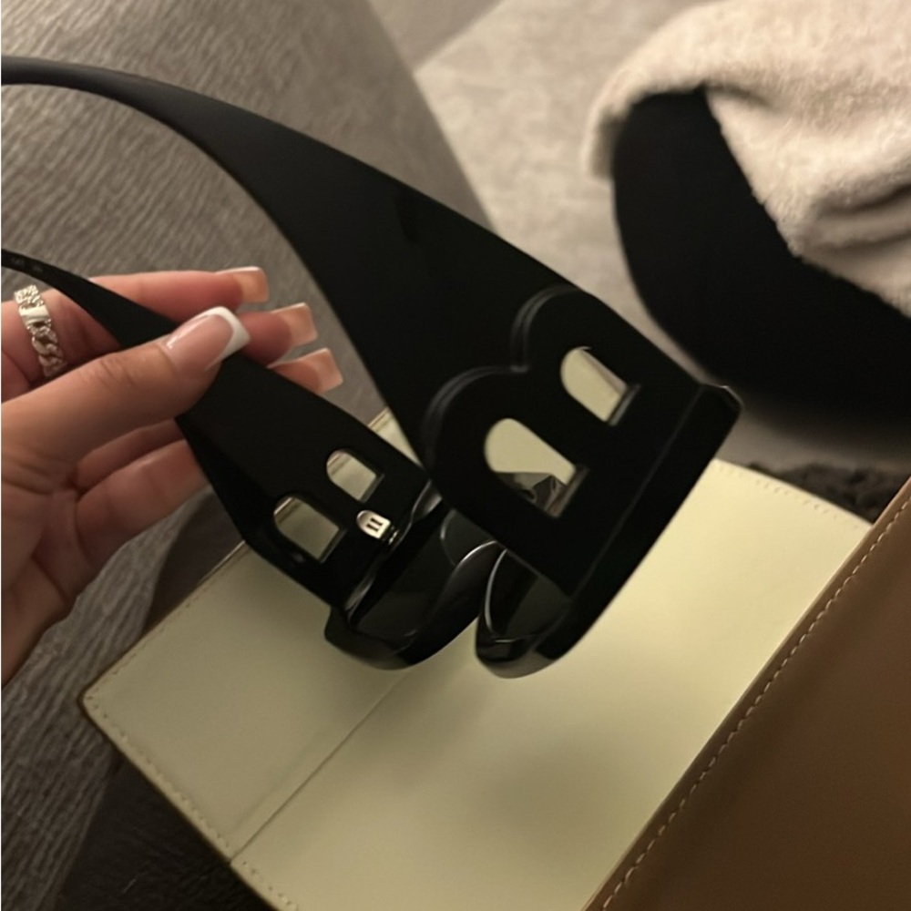 Burberry Glossy Black Sunglasses - Picture 3 of 3